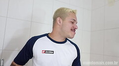 Depois do futebol a resenha &eacute_ cheia de sexo e putaria! Thumb