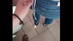 Llam&eacute_ al vecino alba&ntilde_il para hacer un presupuesto, termin&oacute_ bajando mi calz&oacu Thumb