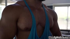 Muscles fetish twink barebacked by massive hunk from the gym Thumb
