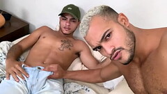 Botei o loirinho safado da minha rua pra mamar Thumb