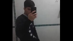 Pendejo argentino con 23 cent&iacute_metros de verga Thumb