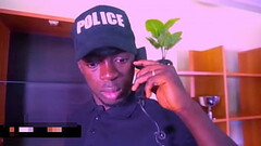Le commissaire et son &eacute_l&eacute_ment ,plan cul. Thumb