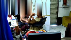 BARBEIRO MADURO DEPILANDO O SACO DO NOVINHO PAUZUDAO E CHUPANDO GOSTOSO, SENDO  CHUPADO  TBEM Thumb