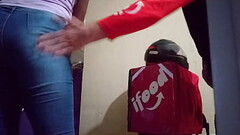 Casada trabalhando na loja de a&ccedil_a&iacute_ e deu para o entregador do iFood Thumb