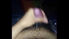 Me masturbo viendo porno en 4k Thumb