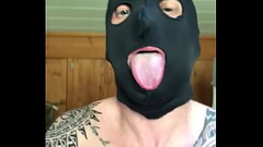 Mec masqu&eacute_ suceur &agrave_ exploiter Thumb