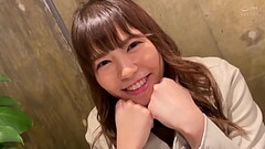 ハメ撮り マンネリカップルがAVを観てハメ撮りに挑んだ記録 刺激が増して女になった彼女のいやらしい腰振りが止まらない アニメ声でイキながら連続潮吹き Thumb