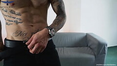 Model David Pietro-DetailBody Thumb