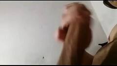 Nerd gay gozando na punheta Thumb