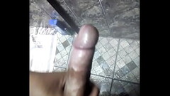 Punhetando o pequeno!! Da pra brincar galera??? Comentem!!! Thumb