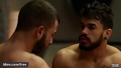 Muscular Hunks (Arad Winwin) and (Michael Jackman) bareback - Men.com Thumb