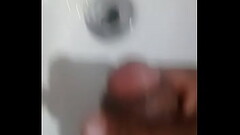 Gozando encima da pia Thumb