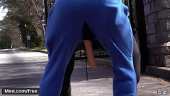 Fit men (Beaux Banks, Damien Stone) fucked hard right after they met - Men.com Thumb