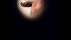 Dotado exibindo o pau no banheiro Thumb