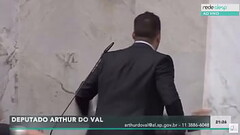 Arthur do Val (Mam&atilde_e Falei) comendo Sindicalistas Thumb